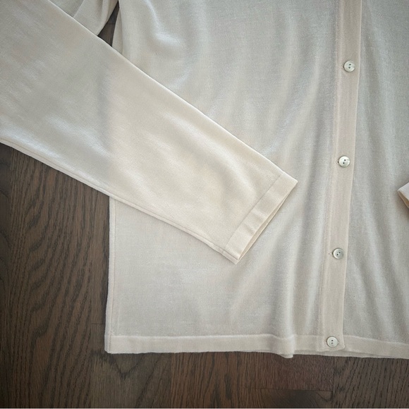 TSE V-neck Long Sleeve Lightweight 100% Super Fine Wool Cardigan Sweater Cream M - Picture 3 of 8